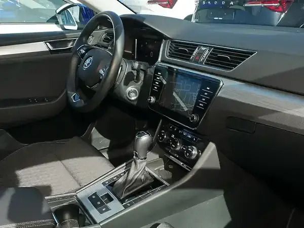 Gebraucht Skoda Superb Ambition 218 PS (160 kW) 2022 Energyblau Kombi