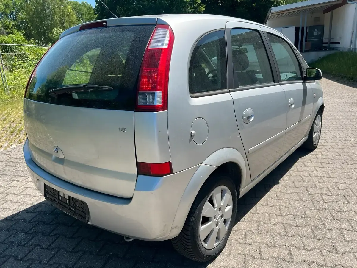 Gebraucht Opel Meriva 125 PS (91 kW) 2003 Silber Van / Kleinbus