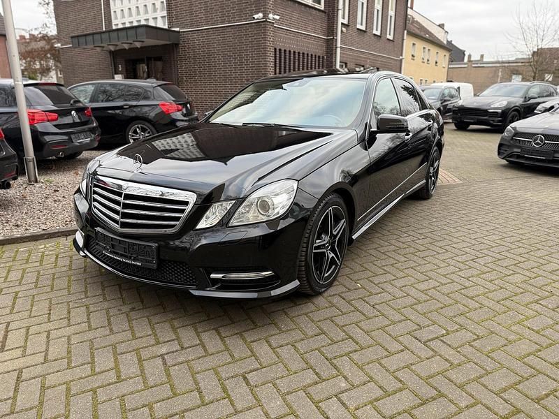 Schwarz Gebraucht 2012 Mercedes E350 AMG Limousine | 11.950 € (Superpreis) - Bild 1/4