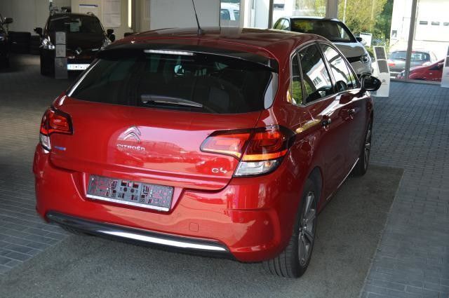Gebraucht Citroën C4 Shine 120 PS (88 kW) 2015 Rot metallic Limousine