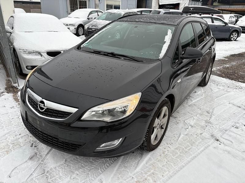 Gebraucht Opel Astra Design Edition 131 PS (96 kW) 2011 Schwarz Kombi