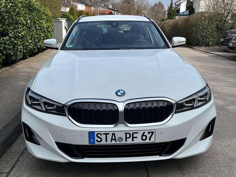 Gebraucht BMW 318 156 PS (114 kW) 2024 Weiß Kombi