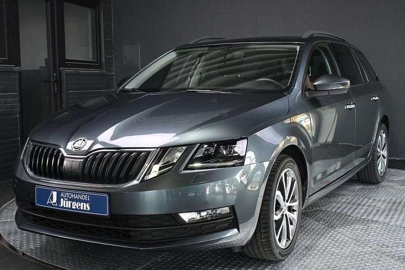 Grau Gebraucht 2019 Skoda Octavia Soleil Kombi | 17.190 € (Fairer Preis) - Bild 1/4