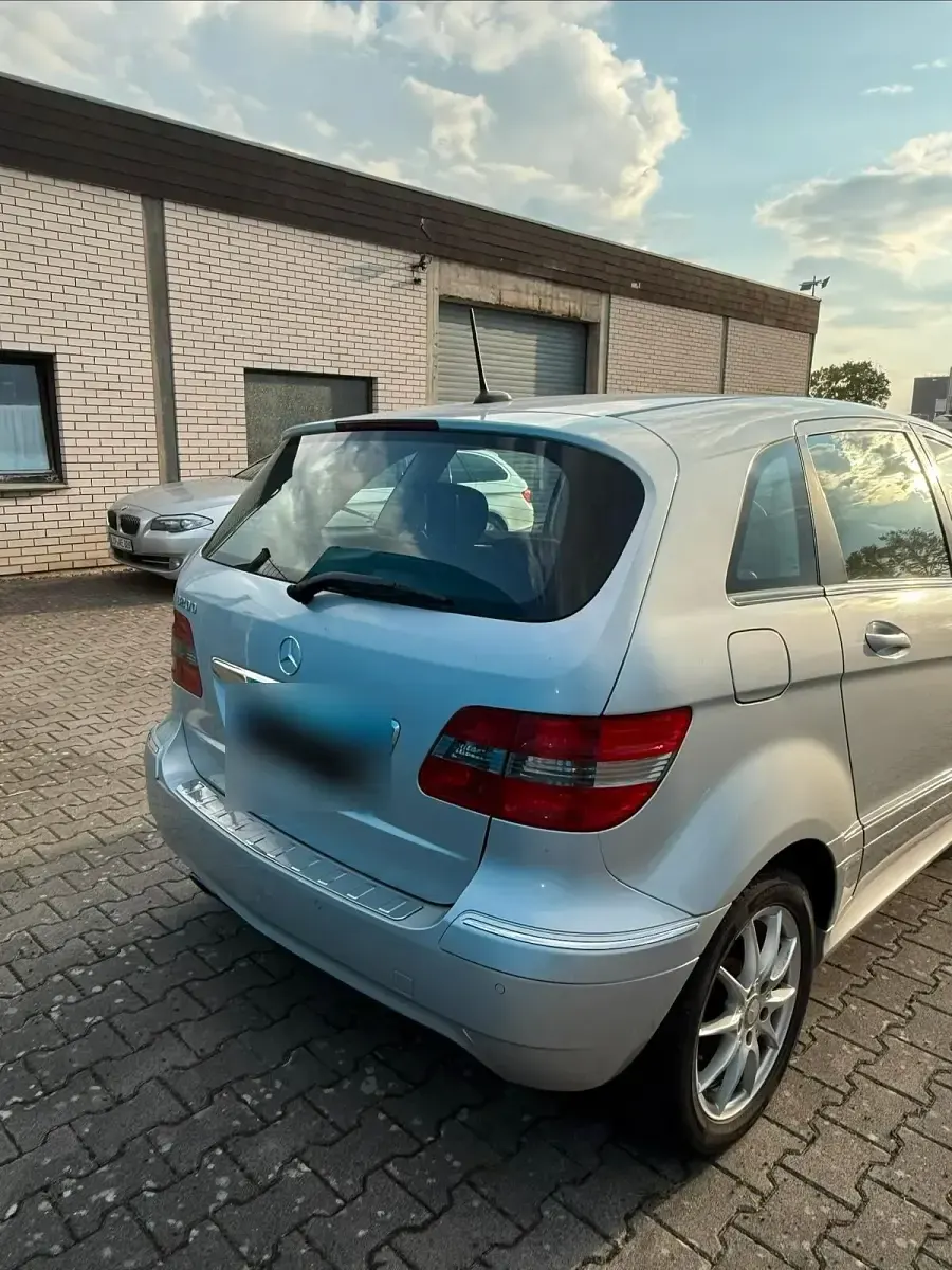 Gebraucht Mercedes B200 136 PS (100 kW) 2008 Silber Van / Kleinbus