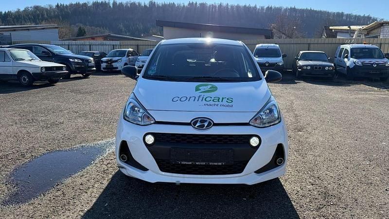 Gebraucht Hyundai i10 Passion 67 PS (49 kW) 2018 Weiß Kleinwagen