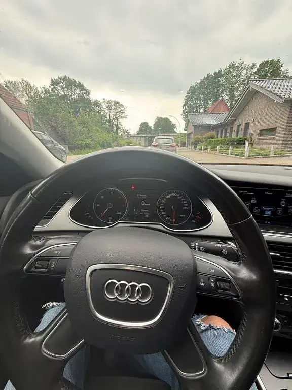 Gebraucht Audi A4 Ambiente 143 PS (105 kW) 2013 Schwarz Limousine