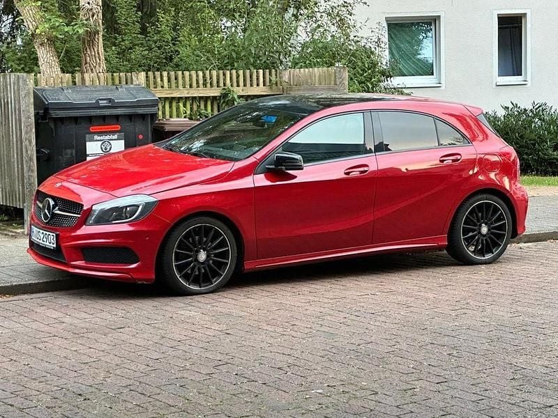 Rot Gebraucht 2013 Mercedes A200 AMG line Limousine | 14.100 € (Fairer Preis) - Bild 1/4