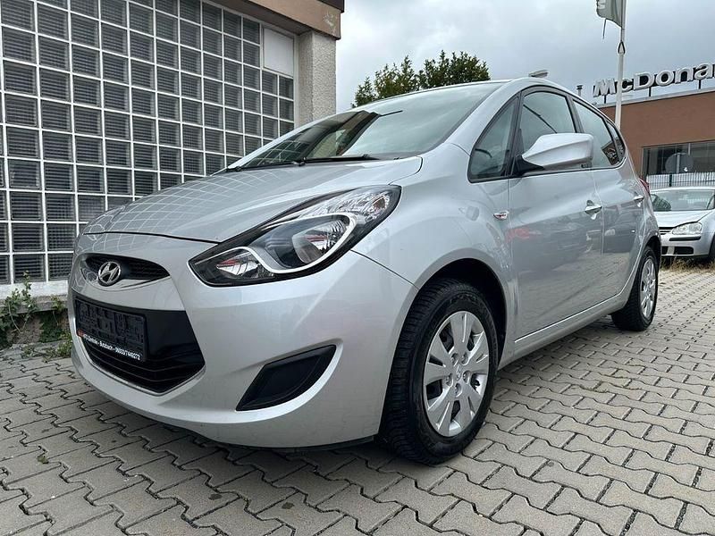 Silber Gebraucht 2013 Hyundai ix20 Edition Kleinwagen | 6.790 € (Fairer Preis) - Bild 1/4