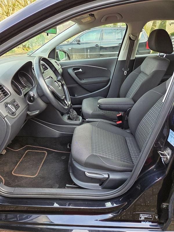 Gebraucht VW Polo Highline 90 PS (66 kW) 2015 Schwarz Kleinwagen