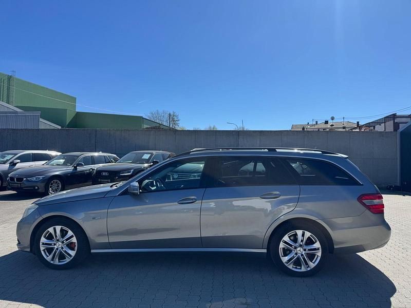 Gebraucht Mercedes E220 170 PS (125 kW) 2010 Silber Kombi