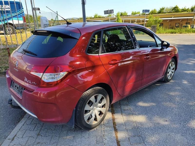 Gebraucht Citroën C4 SELECTION 131 PS (96 kW) 2014 Rot Limousine