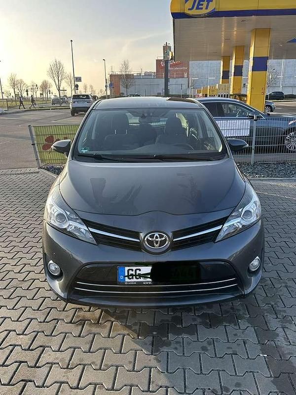 Gebraucht 2015 Toyota Verso Executive Van / Kleinbus | 11.500 € (Fairer Preis) - Bild 1/4