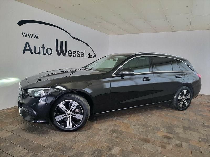 Gebraucht Mercedes C300e Avantgarde 313 PS (230 kW) 2023 Ung. schwarz  unilack Kombi