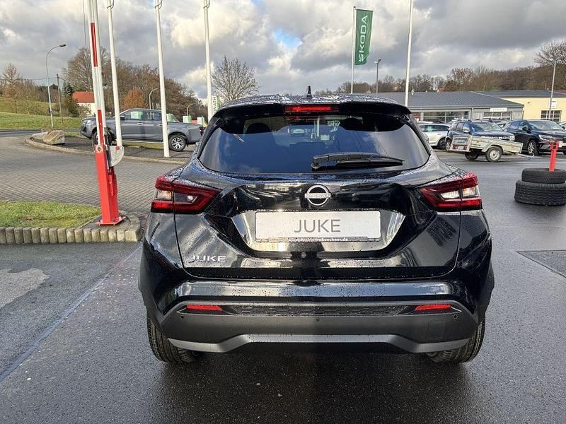 Neu Nissan Juke N-Connecta 114 PS (83 kW) 2025 Schwarz SUV