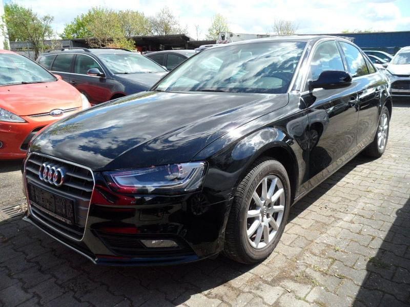 Gebraucht Audi A4 Attraction 120 PS (88 kW) 2013 Schwarz Limousine