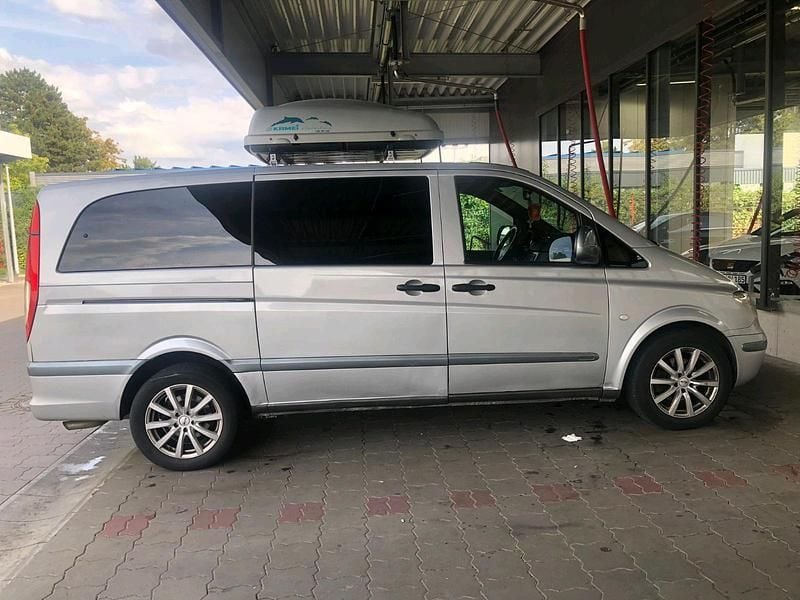 Grau Gebraucht 2004 Mercedes Vito Van / Kleinbus | 10.800 € - Bild 1/4