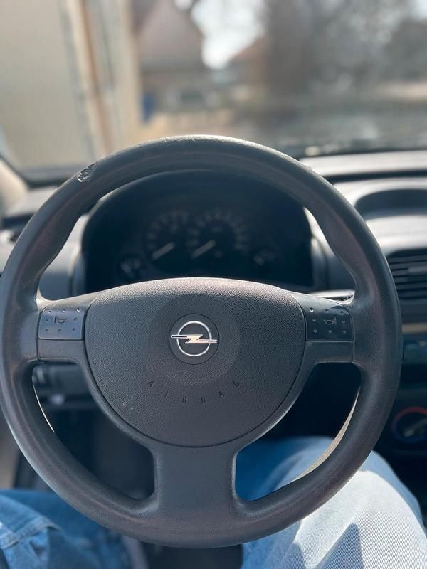 Gebraucht Opel Combo 75 PS (55 kW) 2004 Weiß Van / Kleinbus