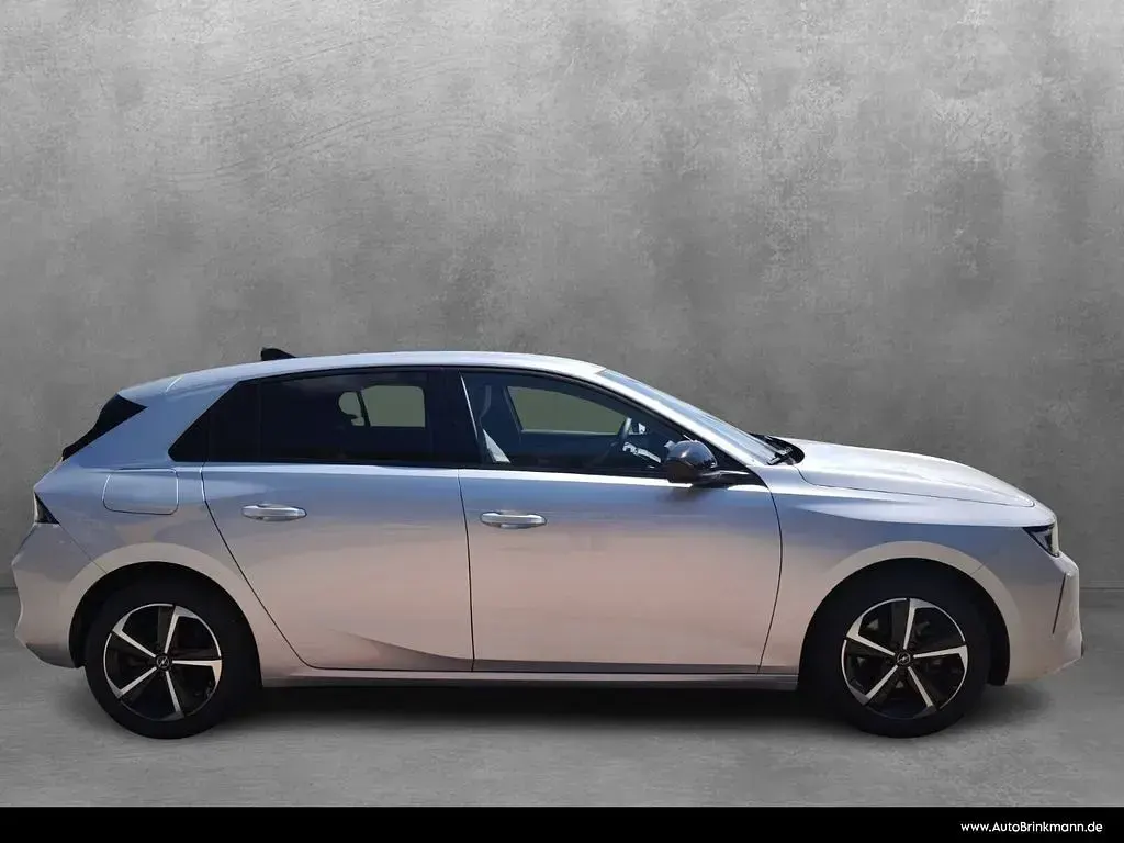 Gebraucht Opel Astra Edition 131 PS (96 kW) 2025 Lackierung aluminiumgrau/typ aussenverkleidung metalliclackierung Kleinwagen