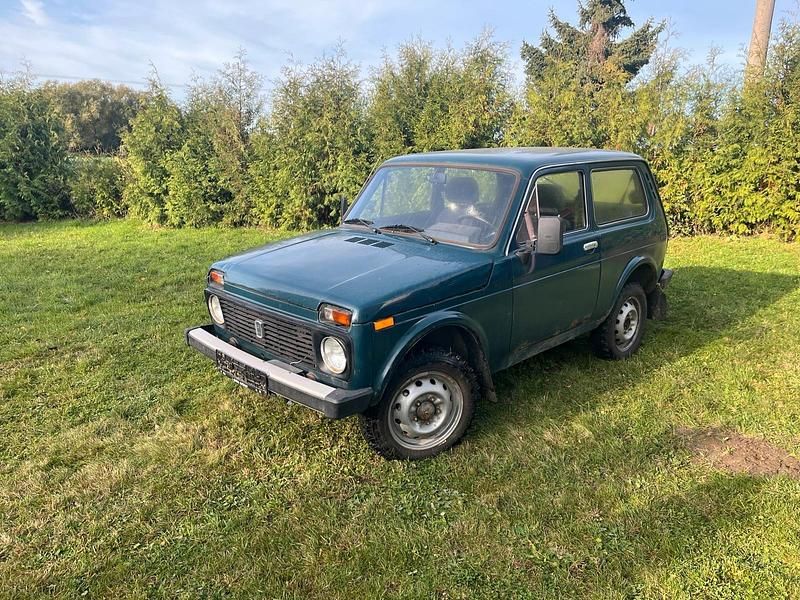 Grün Gebraucht 1996 Lada niva SUV | 1.900 € - Bild 1/4