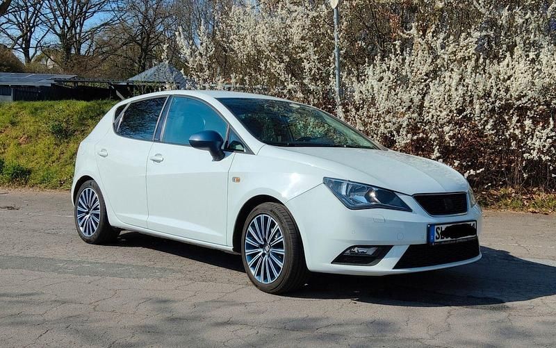 Gebraucht Seat Ibiza CONNECT 95 PS (69 kW) 2015 Weiß Kleinwagen