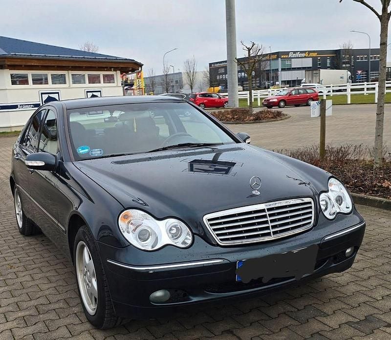 Schwarz Gebraucht 2003 Mercedes C180 Elegance Limousine | 4.000 € (Fairer Preis) - Bild 1/4
