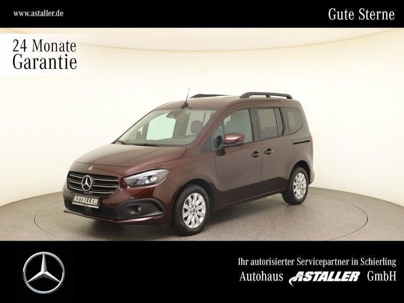 Rubellitrot metallic Gebraucht 2024 Mercedes T180 Progressive Van / Kleinbus | 30.899 € (Fairer Preis) - Bild 1/4