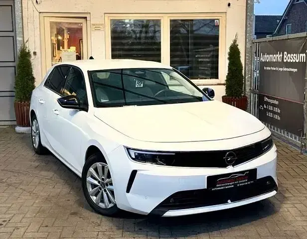 Usata Opel Astra Elegance 174 CV (127 kW) 2022 Andere Utilitaria