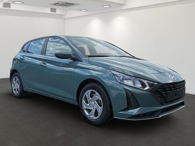 Neu Hyundai i20 Select 101 PS (74 kW) 2025 Purple (phantom black / met) Limousine