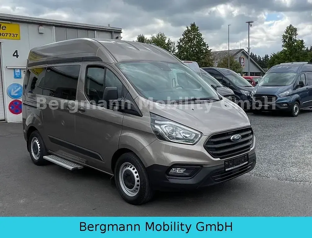 Gebraucht Ford Transit 131 PS (96 kW) 2018 Silber Van / Kleinbus