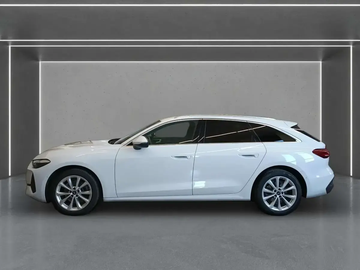 Używany Audi A5 Ambiente 204 KM (150 kW) 2025 Biały Kombi