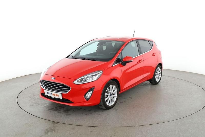Rot Gebraucht 2017 Ford Fiesta Titanium Kleinwagen | 12.280 € (Fairer Preis) - Bild 1/3