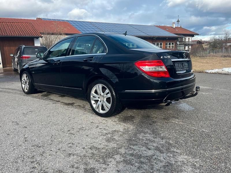 Gebraucht Mercedes C320 224 PS (164 kW) 2007 Schwarz Limousine