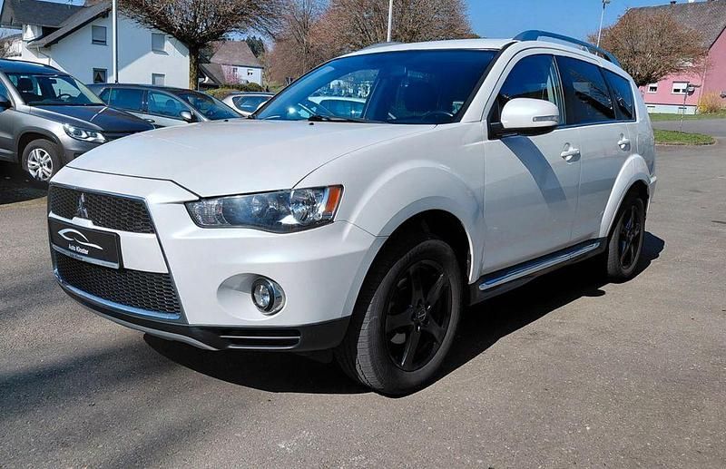 Gebraucht Mitsubishi Outlander Invite 156 PS (114 kW) 2010 Weiß SUV