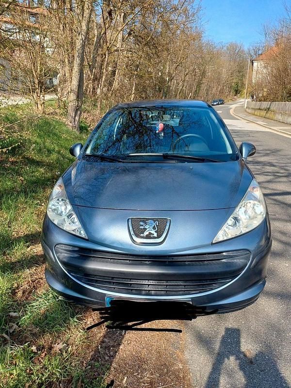 Gebraucht Peugeot 207 Filou 88 PS (64 kW) 2007 Silber Limousine