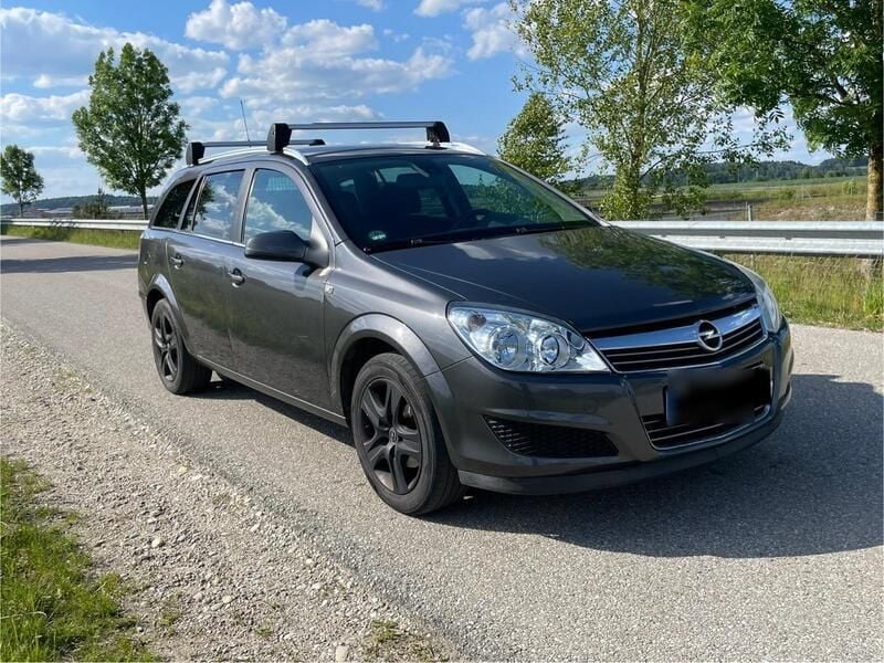 Grau Gebraucht 2009 Opel Astra Kombi | 2.100 € (Guter Preis) - Bild 1/4