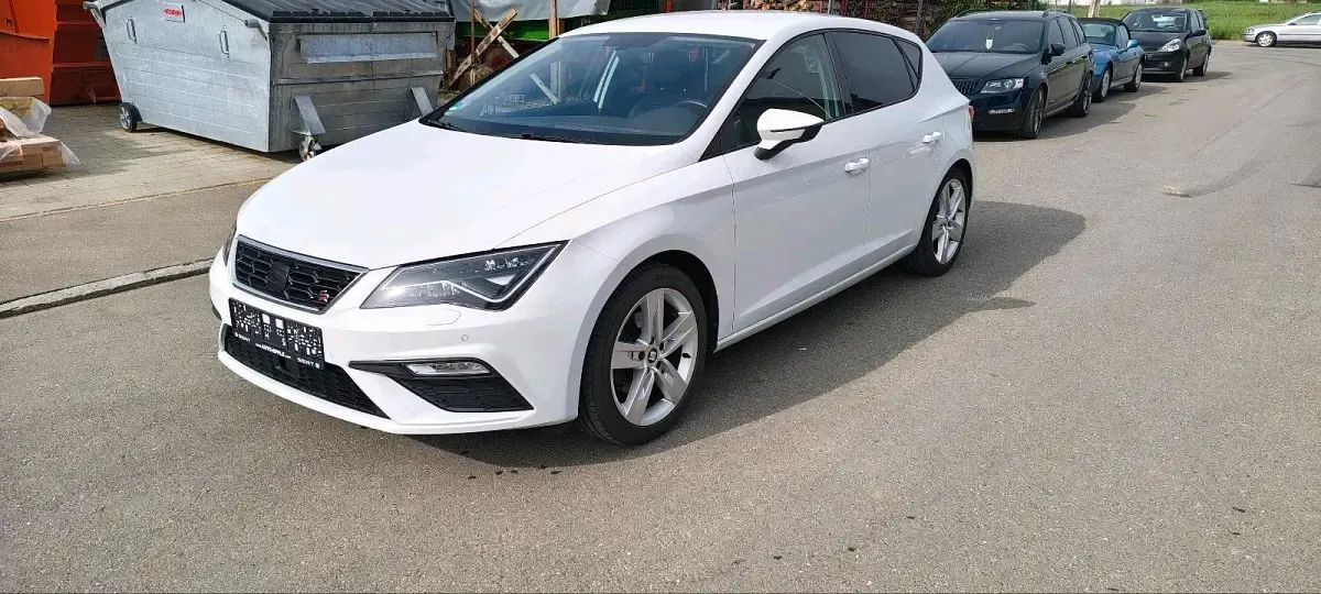 Gebraucht Seat Leon FR 131 PS (96 kW) 2018 Weiß Limousine
