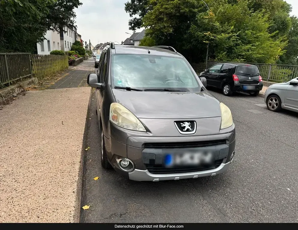 Gebraucht Peugeot Partner 111 PS (81 kW) 2011 Grau Van / Kleinbus