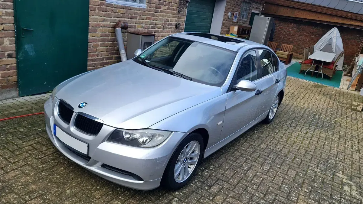 Second-hand BMW 320 150 CP (110 kW) 2006 Argintiu Berlinǎ