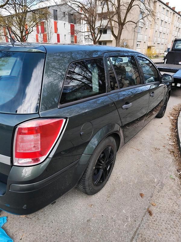 Gebraucht Opel Astra 2007 Grün Limousine