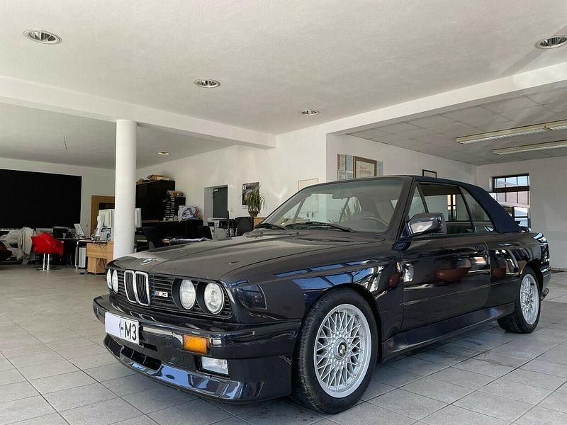 Blau Gebraucht 1988 BMW M3 Cabriolet Performance Cabrio | 133.333 € - Bild 1/4