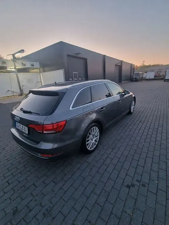 Gebraucht Audi A4 Design 190 PS (139 kW) 2016 Grau Kombi