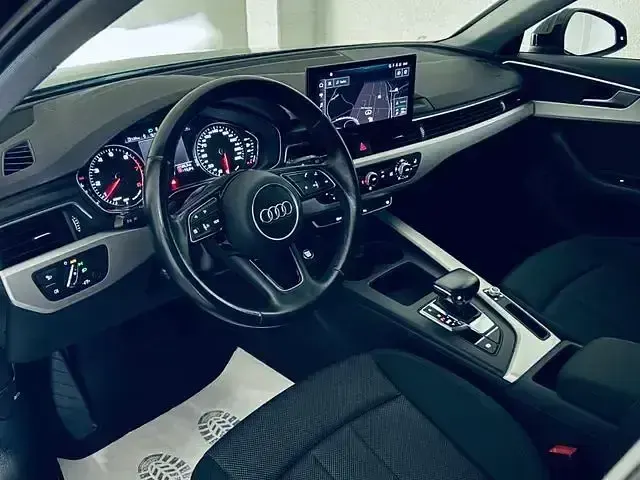 Gebraucht Audi A4 Sport 150 PS (110 kW) 2022 Schwarz Kombi