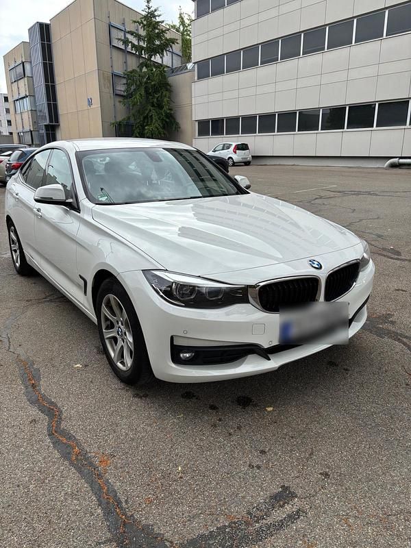 Weiß Gebraucht 2018 BMW 320 Gran Turismo Advantage Limousine | 19.000 € (Guter Preis) - Bild 1/4