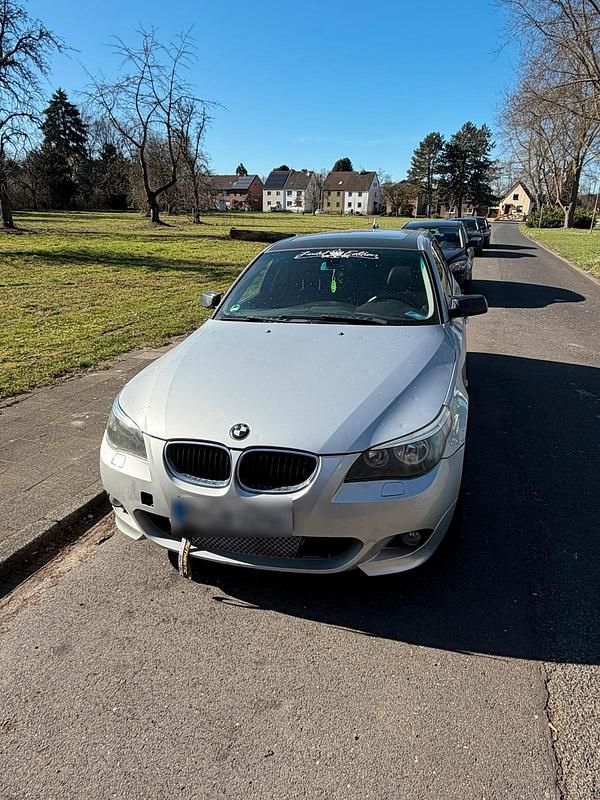 Gebraucht BMW 525 177 PS (130 kW) 2005 Grau Kombi
