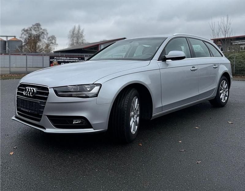Grau Gebraucht 2013 Audi A4 Ambiente Kombi | 7.300 € (Superpreis) - Bild 1/4