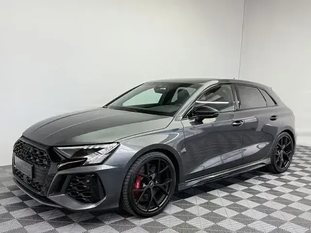 Gebraucht Audi RS3 Sport 400 PS (294 kW) 2023 Daytonagrau perleffekt Limousine