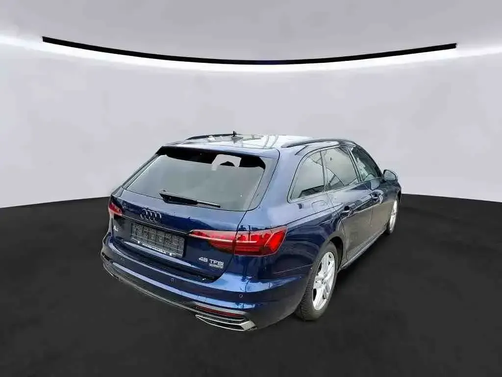 Second-hand Audi A4 Advanced 265 CP (194 kW) 2022 Albastru Break