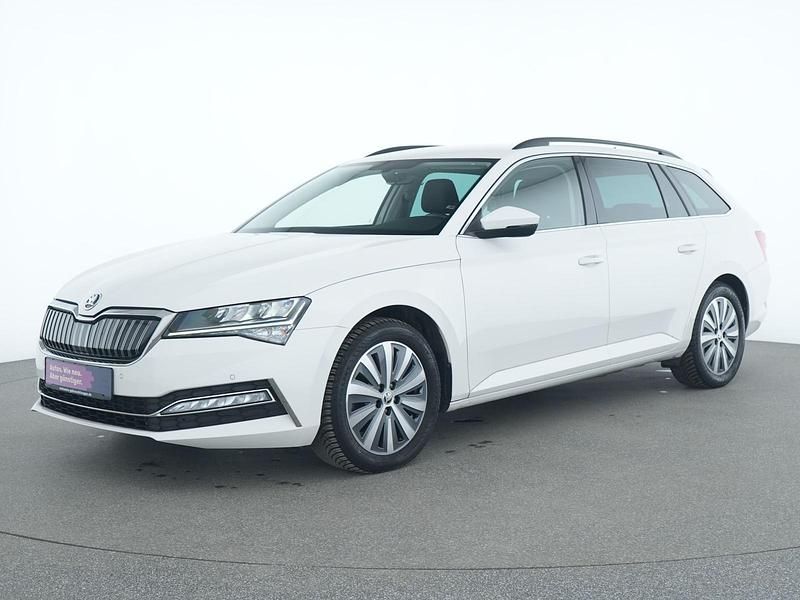 Gebraucht Skoda Superb Ambition 218 PS (160 kW) 2021 Candy weiss Kombi