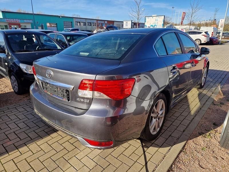 Gebraucht Toyota Avensis 124 PS (91 kW) 2013 Grau Limousine