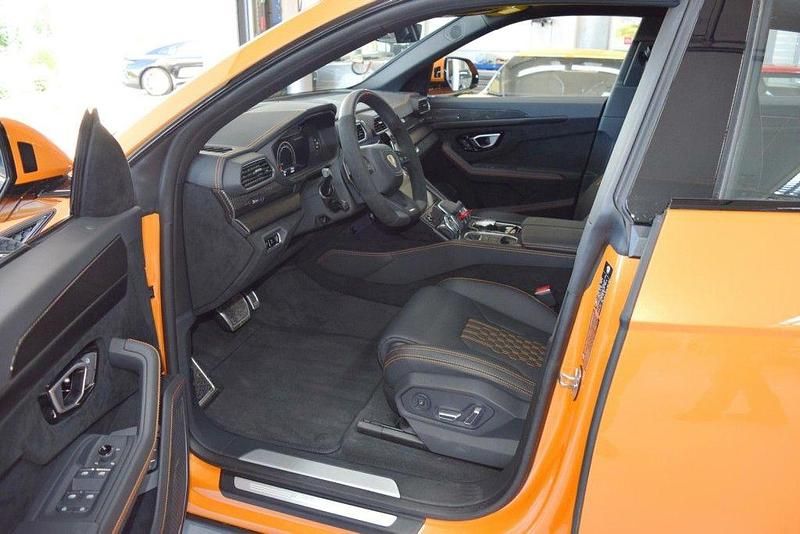 Gebraucht Lamborghini Urus 666 PS (489 kW) 2024 Arancio borealis SUV